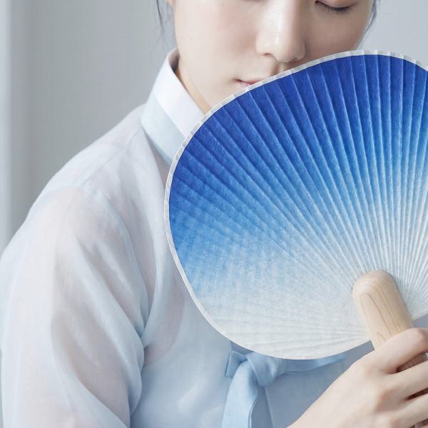 Pyunkang Yul Indigo Hanji Round Fan