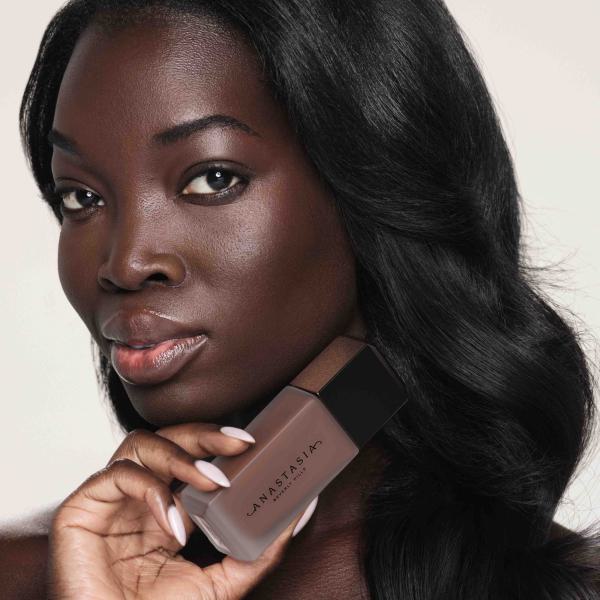 Impeccable Blurring Second-Skin Matte Foundation